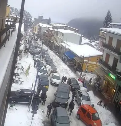 Il corso di Camigliatello Silano bloccato
