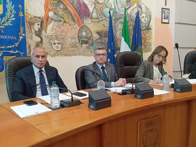 il Sindaco Franz Caruso e il Presidente del Consiglio comunale Mazzuca