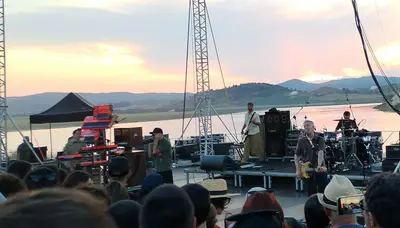 I Subsonica in concerto sul lago Cecita