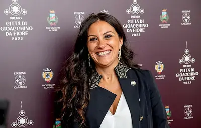 rosaria-succurro-premio-internazionale-citta'-gioacchino-da-fiore