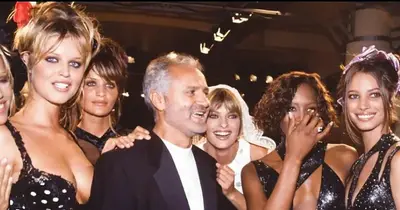 Gianni Versace fra le top model