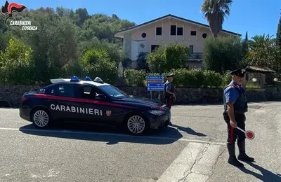 macchina carabinieri