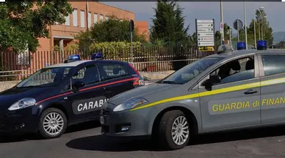 Il blitz di Carabinieri e Finanza