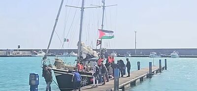 Una delle imbarcazioni della Flotilla approdata a Cetraro