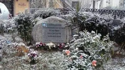 Rimozione targa Mino Reitano