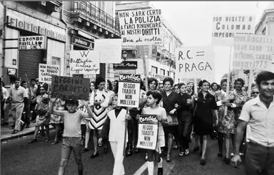 Un corteo durante i moti di Reggio Calabria