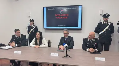 La conferenza stampa di Car cash