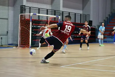 Marcelinho al tiro di controbalzo (foto Michele De Marco)