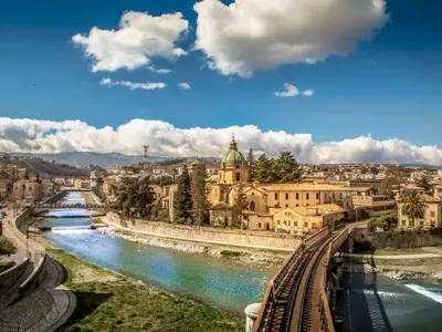 Riparte da Cosenza Calabria in Fabula