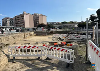 Rinvenute monete e ceramiche, Crotone area Gravina