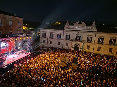 Il concerto di Serena Brancale ad Invasioni