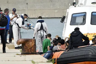Sbarco di migranti in Calabria