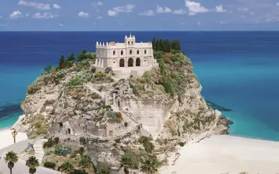 Santuario di Santa Maria dell'Isola a Tropea