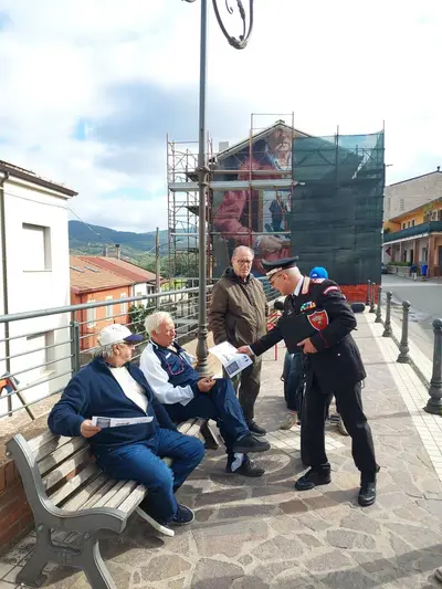 Carabinieri impegnati nella campagna di sensibilizzazione anti truffa