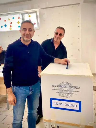 Gianpaolo Iacobini nel momento del voto