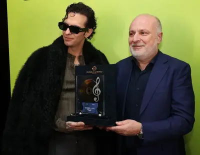 Premio realizzato da Michele Affidato ad Achille Lauro