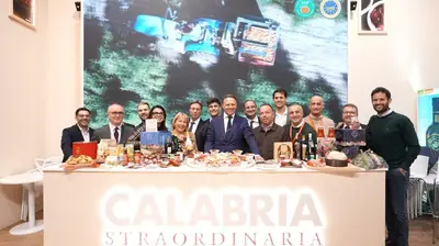 Il ministro Lollobrigida allo stad della Calabria ad Anuga