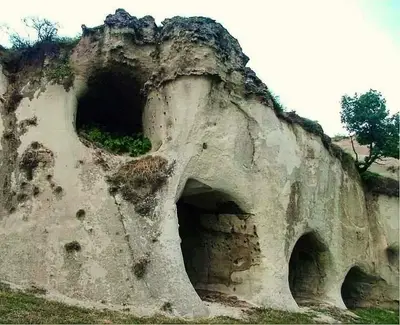 Il Villaggio Rupestre di Colle della Chiesa