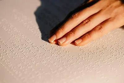 La lingua tattile per i non vedenti