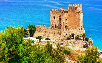 Castello di Roseto Capo Spulico