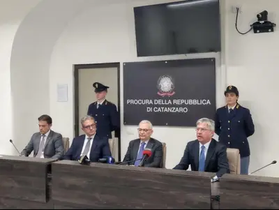 conferenza stampa grecale