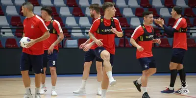 Un momento dell'allenamento odierno (foto Michele De Marco)