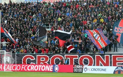 Cinque tifosi del Crotone sottoposti a daspo