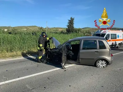 Una delle auto incidentate