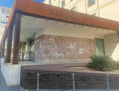 Il murale di Mimmo Rotella