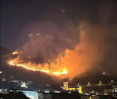 Le fiamme minacciano Lungro