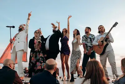 Artisti in spiaggia a Falerna Marina