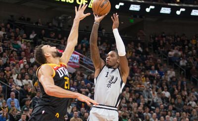 Chris Gardner / Getty Images