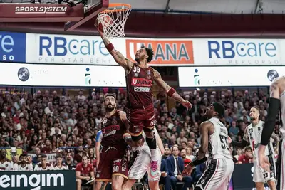 X - @REYER1872