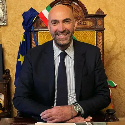 Profilo FB-Vito Leccese