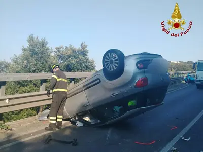 auto ribaltata