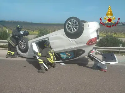 auto ribaltata