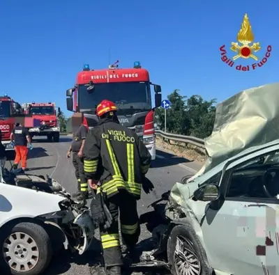 macchine incidente brindisi