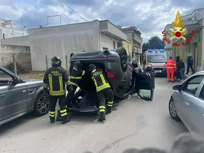 auto ribaltata