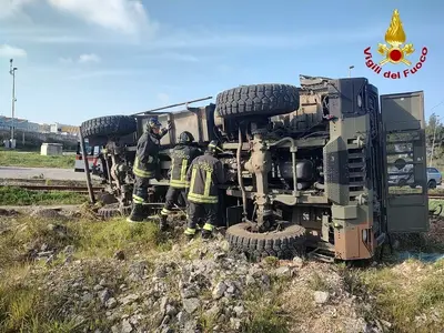 camion ribaltato