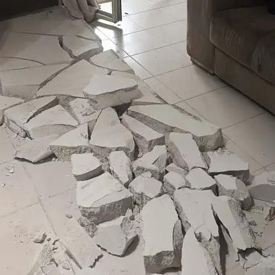pezzi di muro crollato brindisi