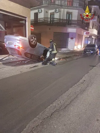 auto ribaltata