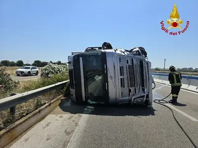 camion ribaltato