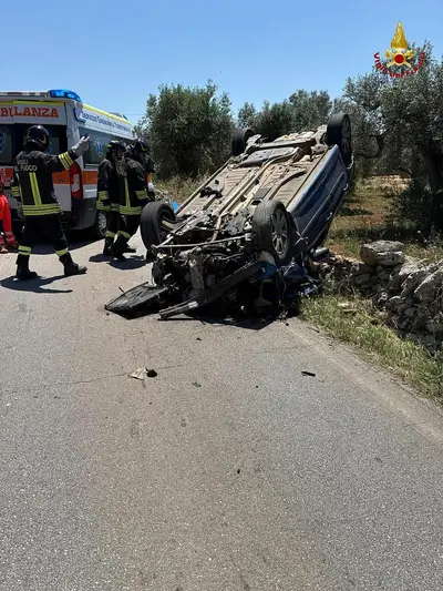auto ribaltata