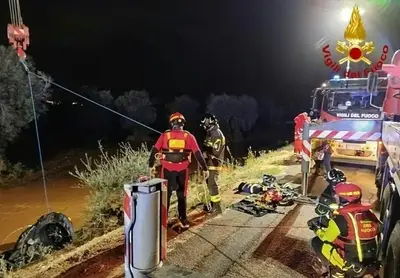 vigili del fuoco alluvione brindisi