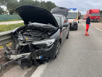 auto incidente mesagne