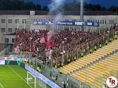 I tifosi granata al "Tardini" durante Parma-Reggiana del 2 settembre 2023