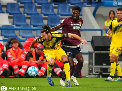 Leverbe contrasta Gondo nel match giocato a settembre 2023 - foto Alex Travaglioli