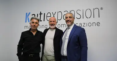 Davide Caiti (a sinistra) assieme al vicepresidente Fico e al ds Fracchiolla