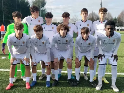 La formazione Under 16 che ha vinto di misura contro il Bologna