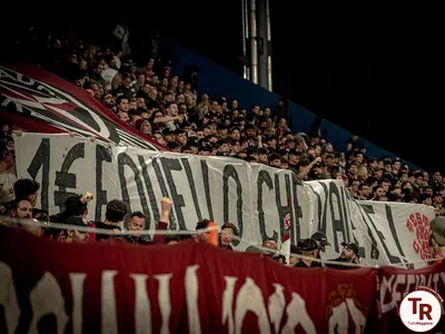Lo striscione esposto dalle Teste Quadre - foto Silvia Casali
